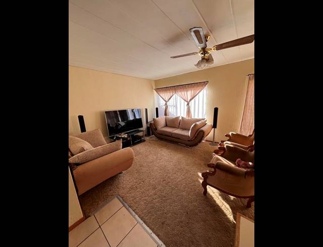 2 BEDROOM DUPLEX FOR SALE IN DORANDIA